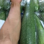 腕ほどの大きさの巨大なズッキーニは美味しいの？おすすめの食べ方